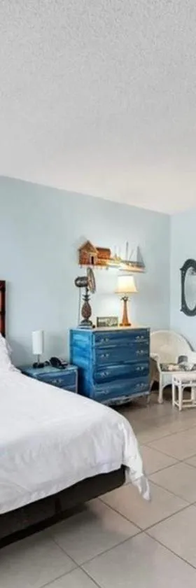 Little Harbor Resort #301 Tampa Bay FL Beach, Nautical Paradise，位于拉斯金的酒店