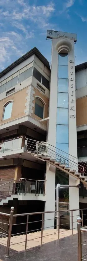 Hotel The Emporio A Boutique Rooms Near Anand Vihar Vaishali Ghaziabad，位于加济阿巴德的酒店