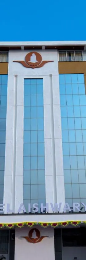 Hotel Aishwarya，位于Akalkot的酒店