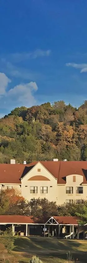 Branson Hillside Hotel，位于布兰森的酒店