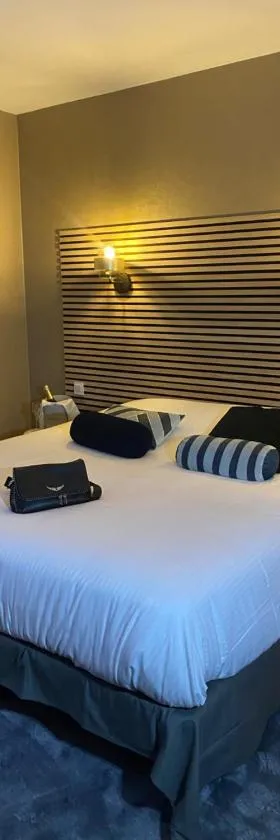 La glycine hotel, spa et bien-être，位于贝努维尔的酒店