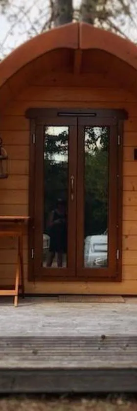 Cabane en bois POD 2，位于Champfromier的酒店