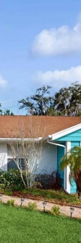 cozy family vacation spring hill ,weeki wachee，位于春丘的酒店