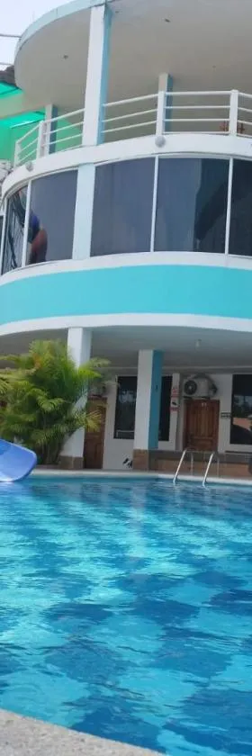 Hotel South Beach Atacames，位于阿塔卡梅斯的酒店