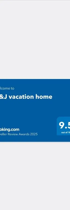 A&J vacation home，位于蒙特哥贝的酒店