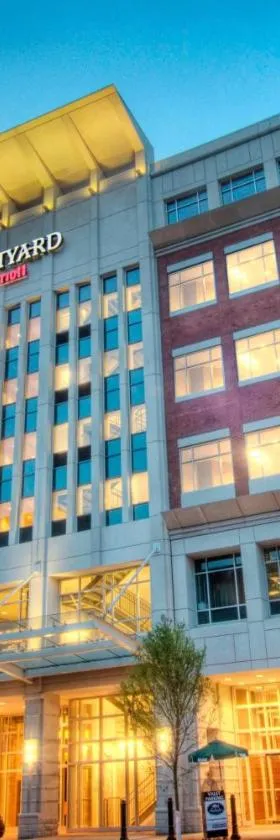 Courtyard by Marriott Greenville Downtown，位于格林维尔的酒店