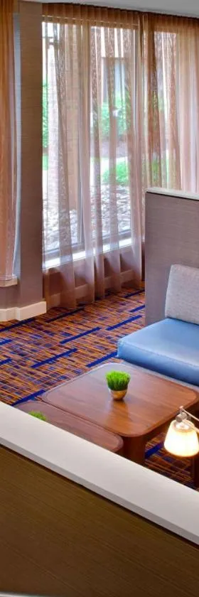 Courtyard By Marriott Hartford Windsor Airport，位于温莎的酒店