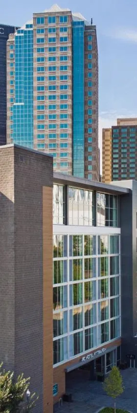 AC Hotel by Marriott Pittsburgh Downtown，位于匹兹堡的酒店