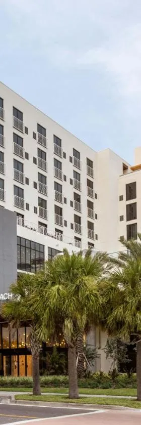 AC Hotel by Marriott Clearwater Beach，位于克利尔沃特的酒店