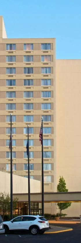 Sheraton Bucks County Langhorne，位于兰霍恩的酒店