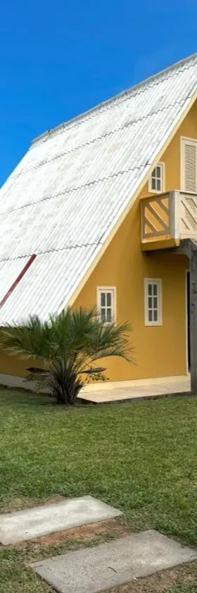 Chalé Condomínio Vila Suiça - Balneário Rincão，位于Vila Nova的酒店