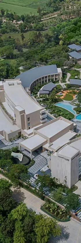Courtyard by Marriott Aravali Resort，位于法里达巴德的酒店