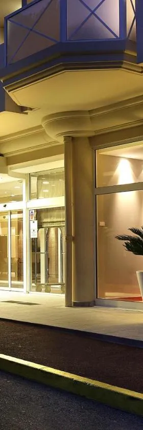 安提布 - 瑞昂莱潘大使万豪AC酒店，位于胡安莱潘的酒店