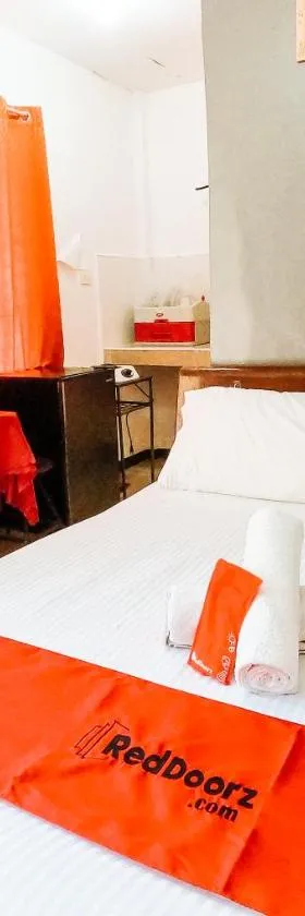 RedDoorz @ Gaea's Apartment Panglao，位于邦劳的酒店
