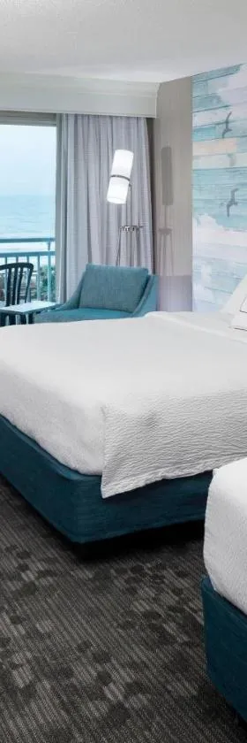 Courtyard Carolina Beach Oceanfront，位于卡罗来纳比奇的酒店