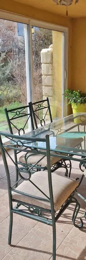 Maison Rustrel entre ocres et lavandes 3 chambres，位于吕斯特勒的酒店