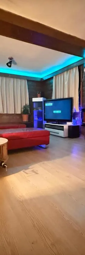 Haus Bernstein Apartment 3，位于恩斯塔尔豪斯的酒店