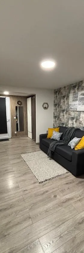 studio 5min airport Roissy CDG Charles de Gaulle，位于勒梅尼尔阿姆洛的酒店