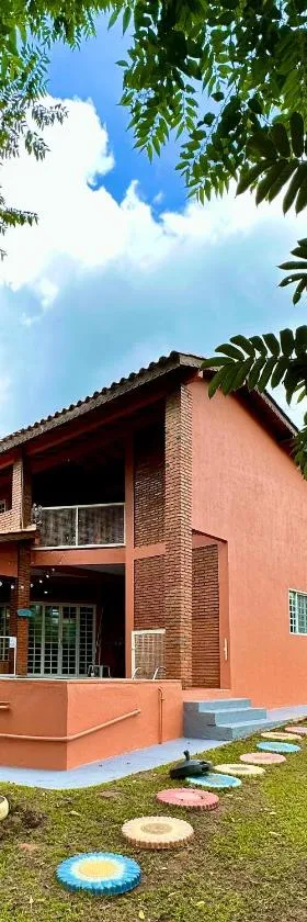 Casa para relaxar em Chapada dos Guimarães，位于沙帕达-杜斯吉马朗伊斯的酒店