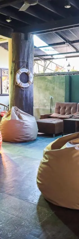 Blockhouse Samui，位于Ban Mae Nam的酒店