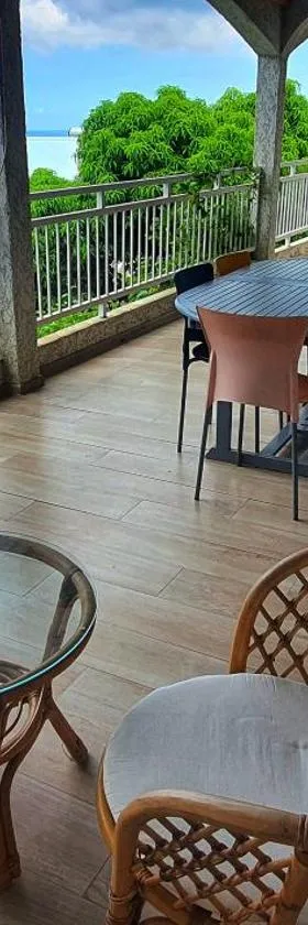 Location Azuria Saint-Leu，位于圣勒的酒店