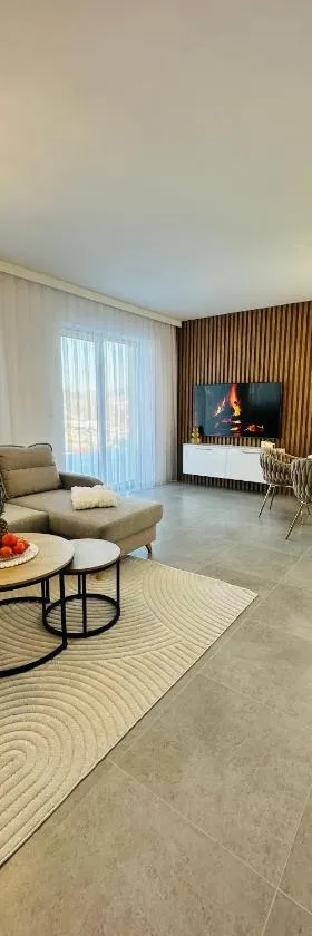 Apartament Krynica-Zdrój - Powroźnik - Dom na wzgórzu - House on the hill，位于穆希纳的酒店