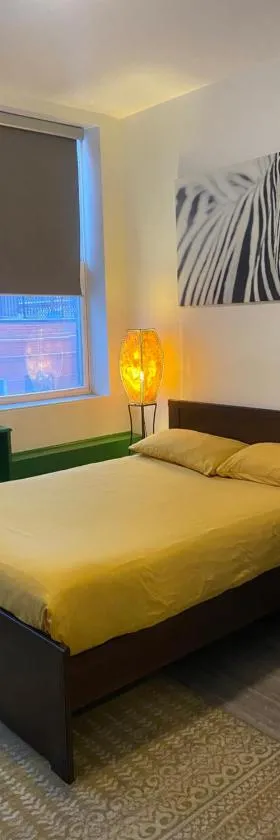 Queen Nest Hotel，位于多伦多的酒店