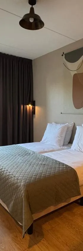 Hotel Emilia，位于卡茨休维尔的酒店