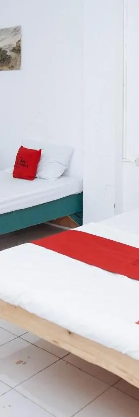 RedDoorz at St Anthony Beach Resort，位于Asturias的酒店