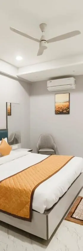 Hotel Yogesh Nisarga, Chhatrapati Sambhajinagar，位于Aurangabad的酒店