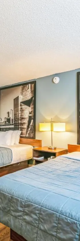 Hotel 8，位于Fergus Falls的酒店