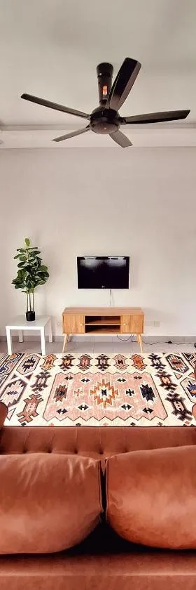 Cik B Homestay - Musliim Only，位于峇冬加里的酒店
