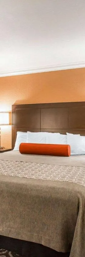 Rodeway Inn & Suites Colton-Riverside，位于科尔顿的酒店