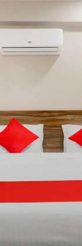 Super Hotel O Prime Time Hotel，位于库卡特帕尔莱的酒店