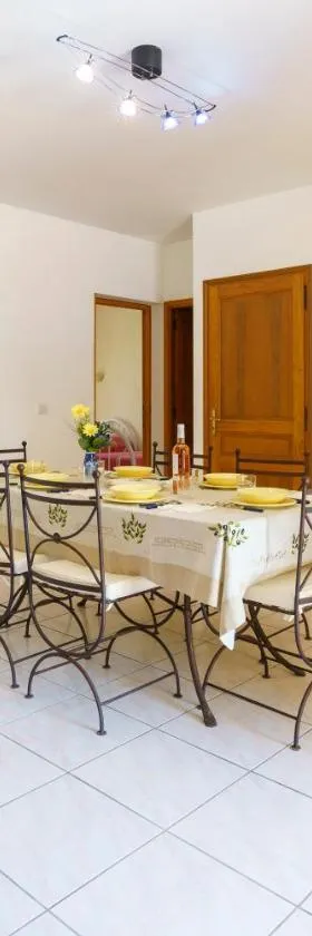 La Caletta Corsa Apartments con due camere a 100 m dal mare - WiFi fibra FTTH - ALL INCLUSIVE，位于林古泽塔的酒店