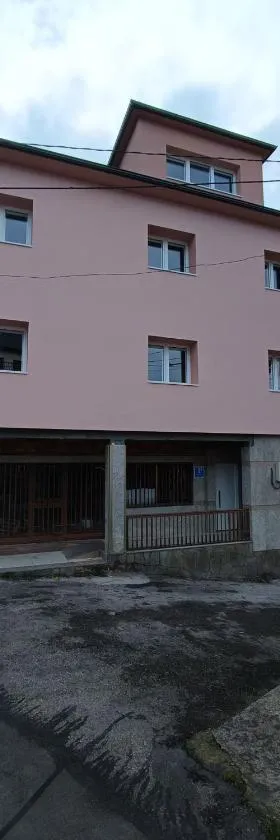 Pensión Palomos，位于San Xoán de Río的酒店