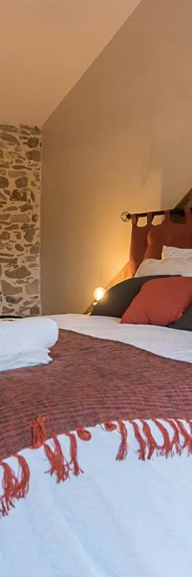 La Ferme des Hautins - Chambres -d'Hôtes，位于Rieucazé的酒店