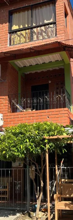Mi pueblo natal Aptos y habitaciones，位于内科克利的酒店