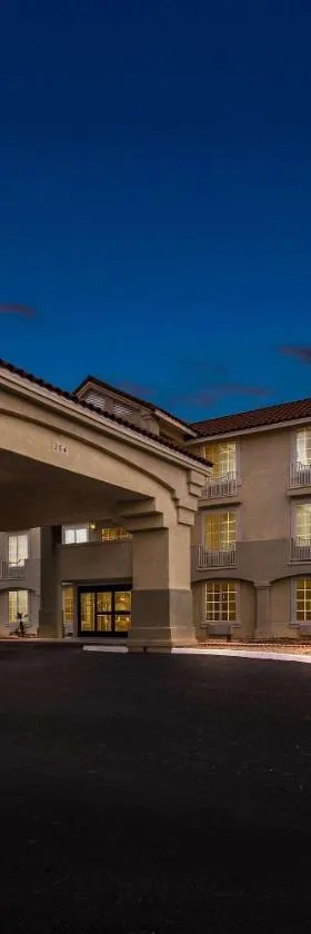 Comfort Inn & Suites El Centro I-8，位于埃尔森特罗的酒店