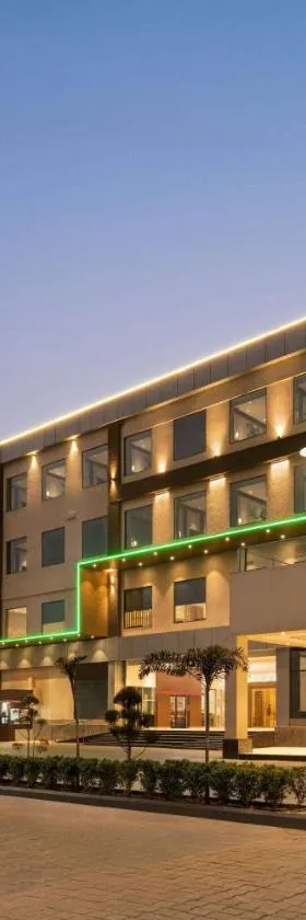 Wyndham Garden Sonipat Murthal，位于索尼帕特的酒店