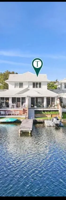 Noosa Waters Retreat，位于努萨维尔的酒店