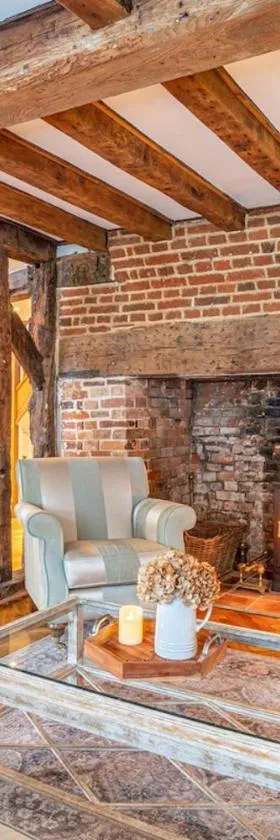 Beautiful Cottage in Hatfield Broad Oak - Near Stansted Airport，位于Hatfield Broad Oak的酒店