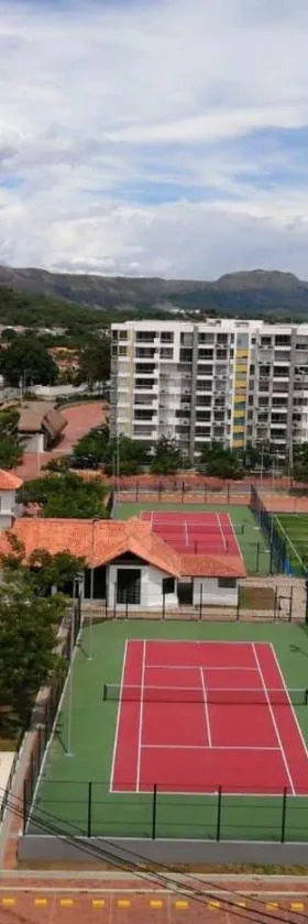CLUB HOUSE CON 3 PISCINAS Y BBQ Apartamento，位于里考尔特的酒店