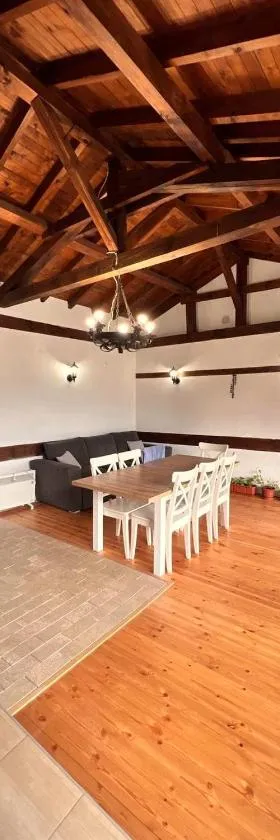 Nadejda Guest House in Tyzha，位于Tŭzha的酒店
