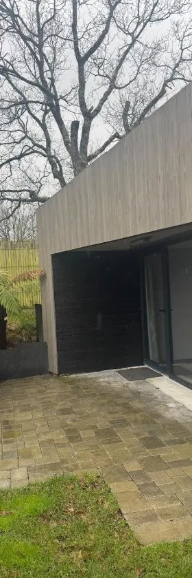 Studio avec accès indépendant，位于Aigrefeuille-sur-Maine的酒店