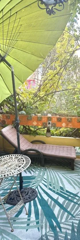 Green house, cosy garden Paris，位于阿尔福维尔的酒店