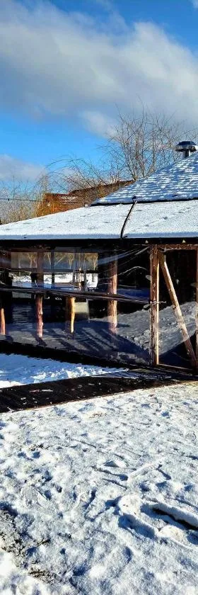 Egliškių Oazė Sodyba su pirtimi kubilu- privatumas garantuotas，位于维尔纽斯的酒店