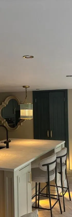 Holly studio，位于米德赫斯特的酒店