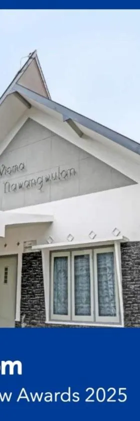 SUPER OYO 91618 Hotel Nawangwulan，位于勿里达的酒店