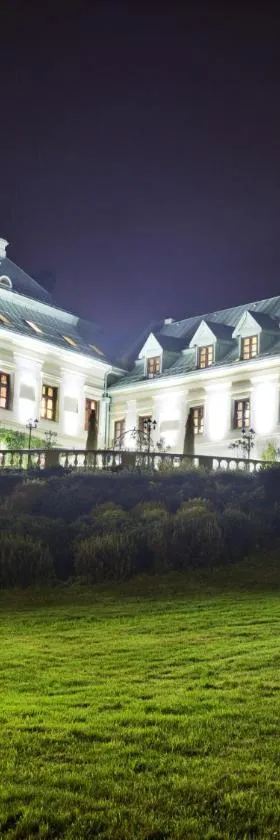 Manor House SPA Luxury of Silence，位于赫莱维斯卡的酒店